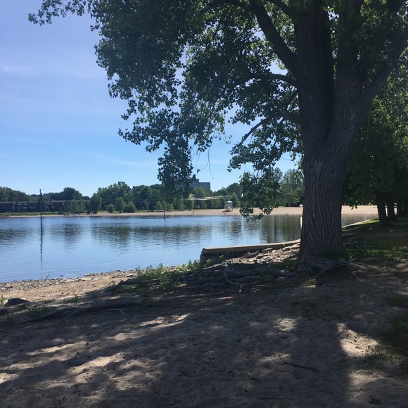 Meet your Posher, Cassandra - Picture 1 of 1